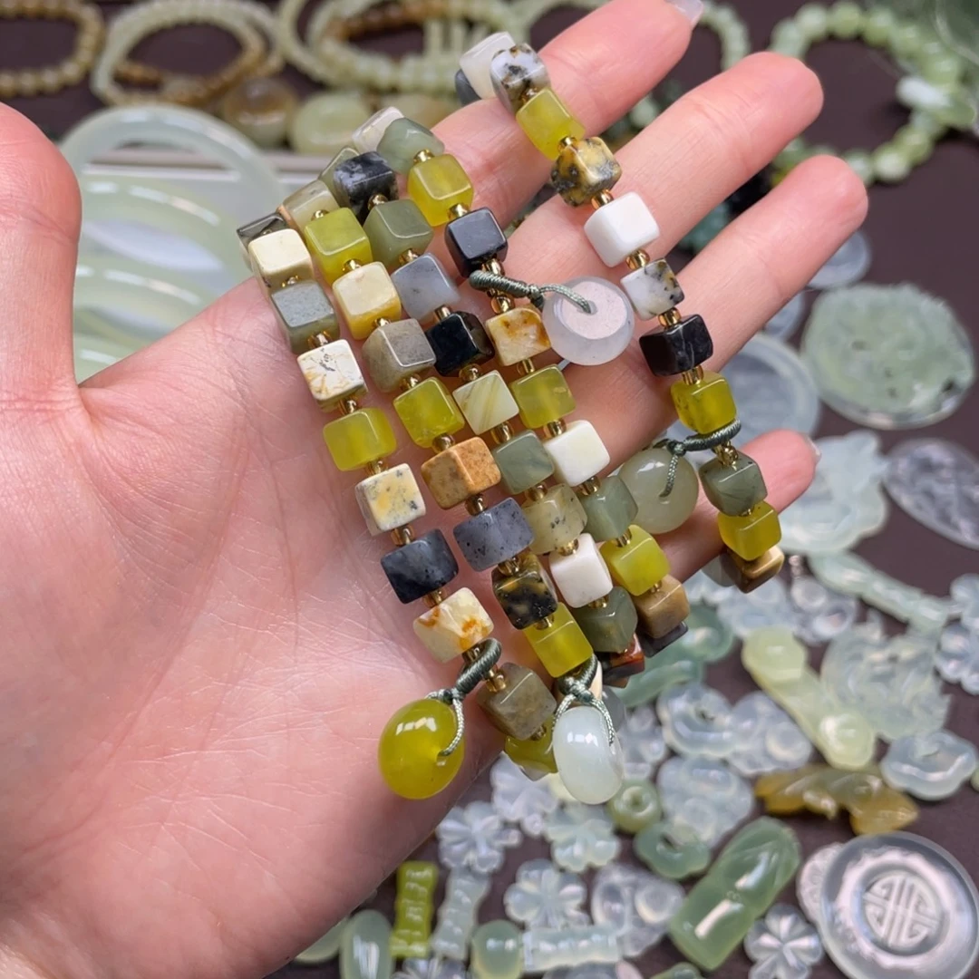 蛇纹石玉未镶嵌颈饰