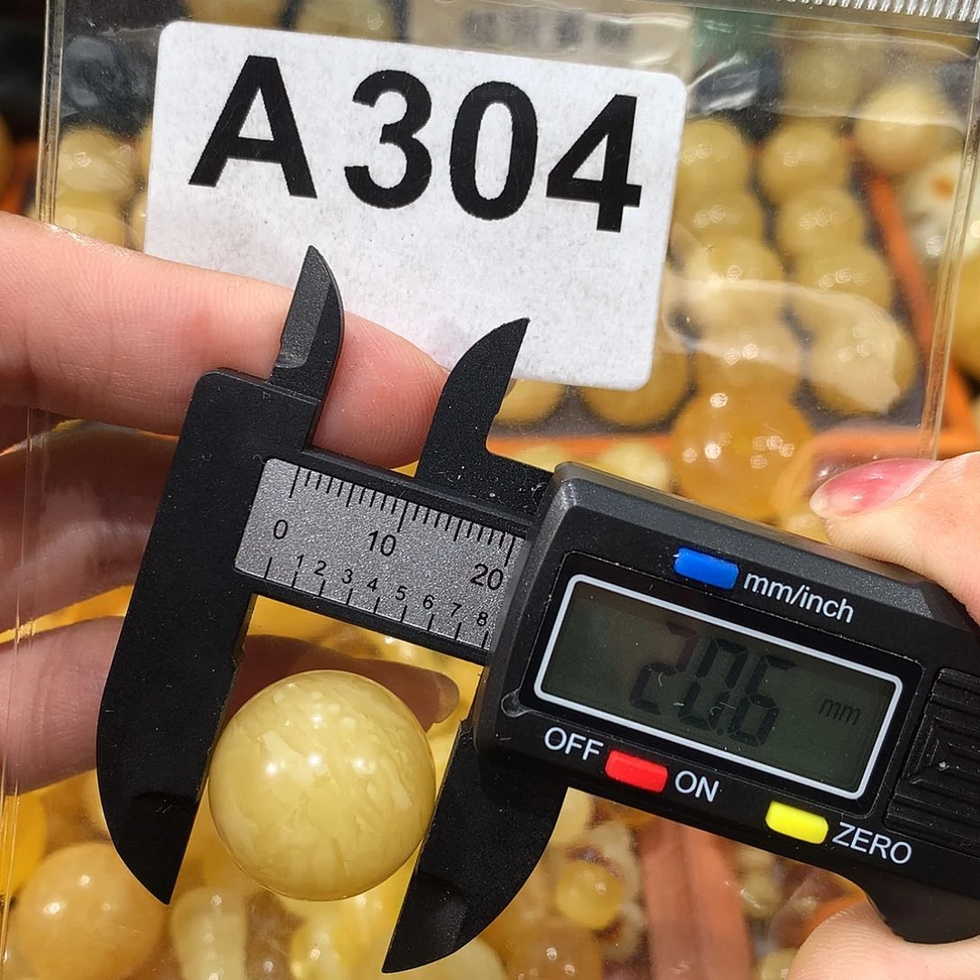 未镶嵌琥珀珠宝奇石