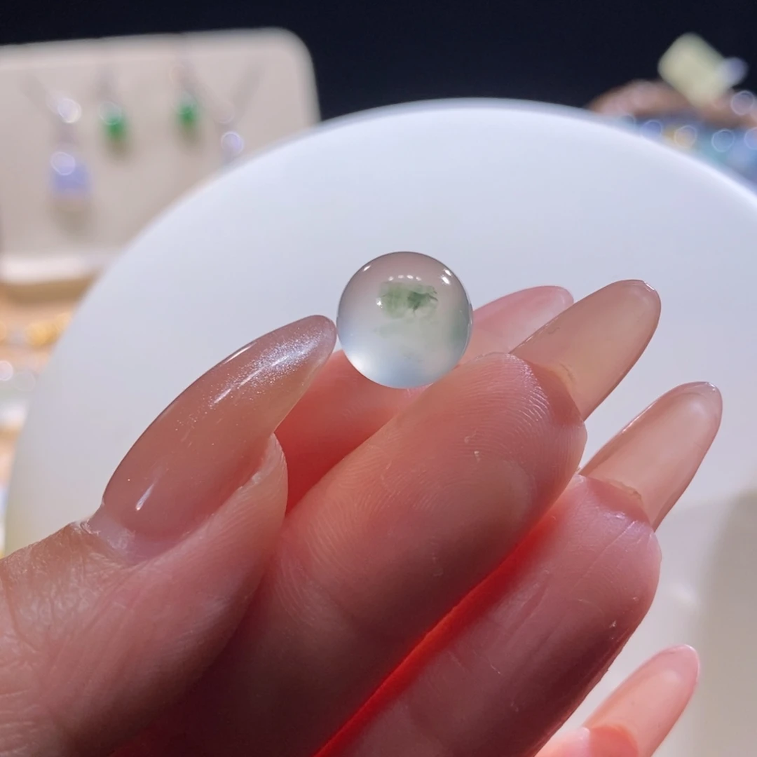 翡翠未镶嵌颈饰翡翠玻璃飘绿珠