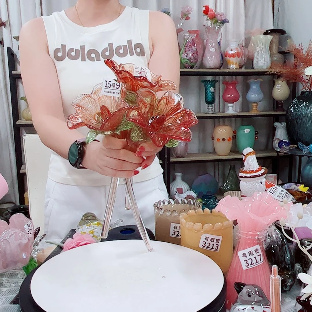 短杆26-30厘米红百合3朵
