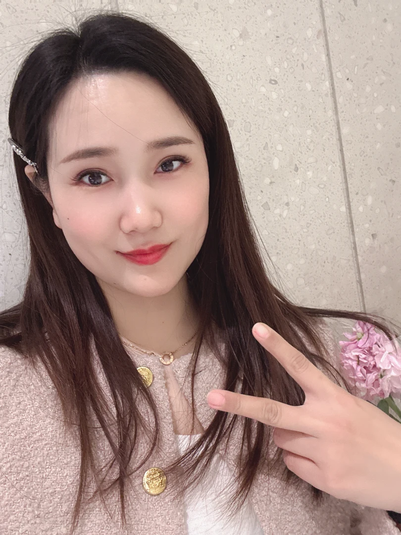 晓宇高端服饰2025年秋冬季新款设计师时尚潮流气质服饰水貂外套1