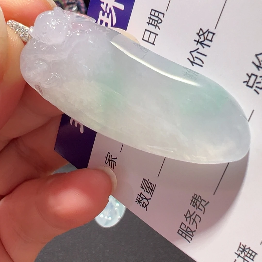 翡翠18K金镶嵌颈饰吊坠