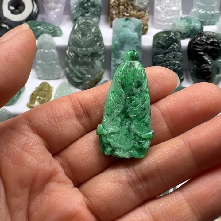 翡翠未镶嵌颈饰翡翠