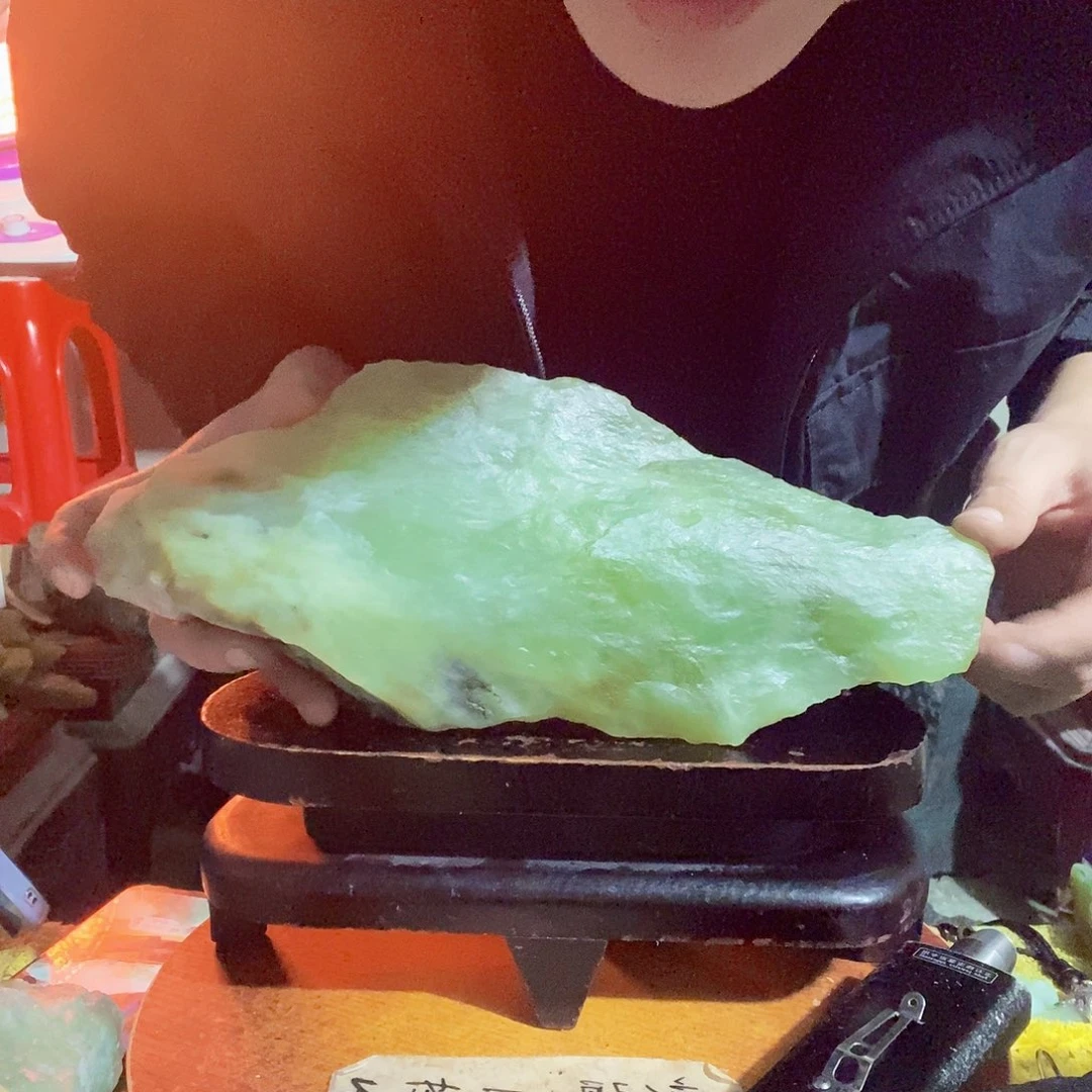 蛇纹石玉未镶嵌珠宝半成品