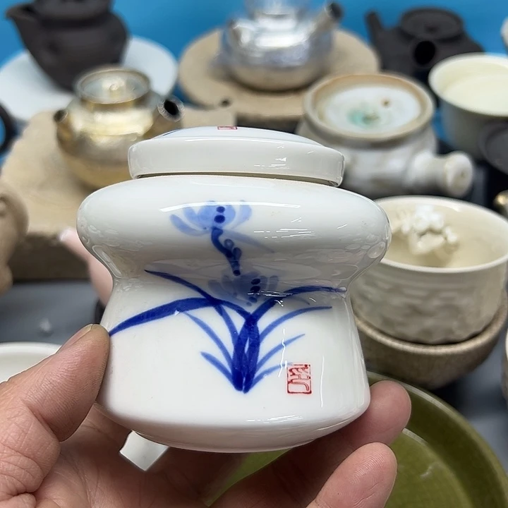 微嘏……………………….. 手绘茶叶罐