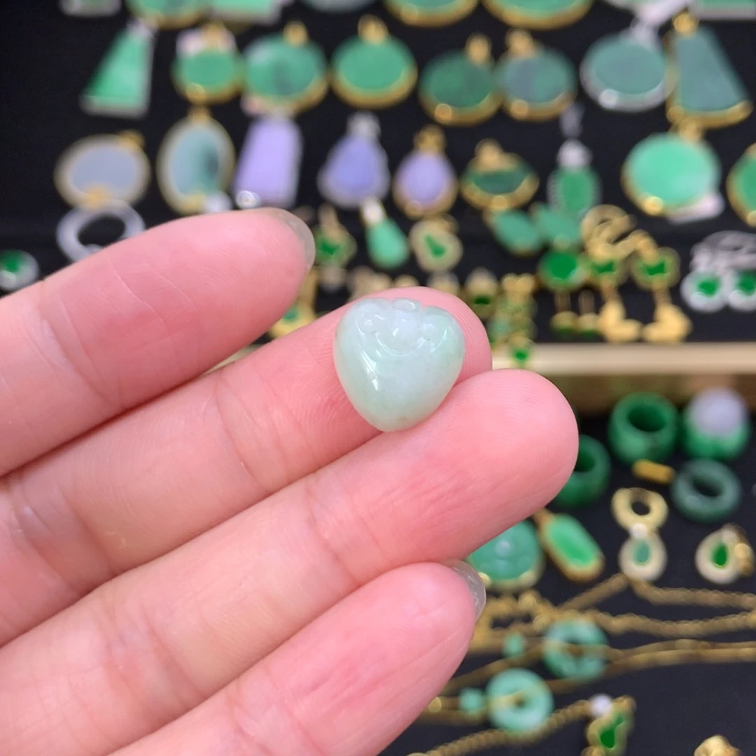 翡翠未镶嵌吊坠(不含链)有纹裂
