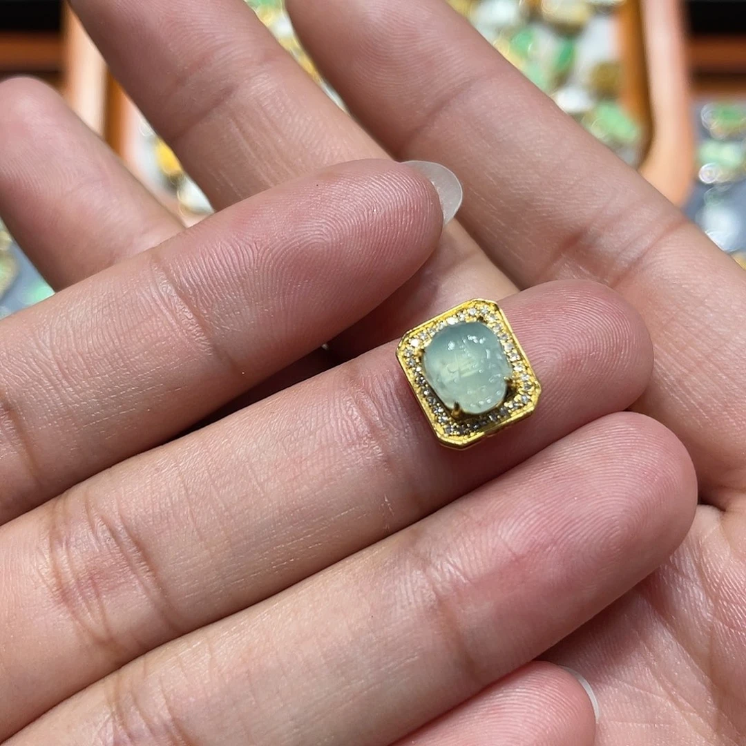 翡翠吊坠(不含链)18K金镶嵌