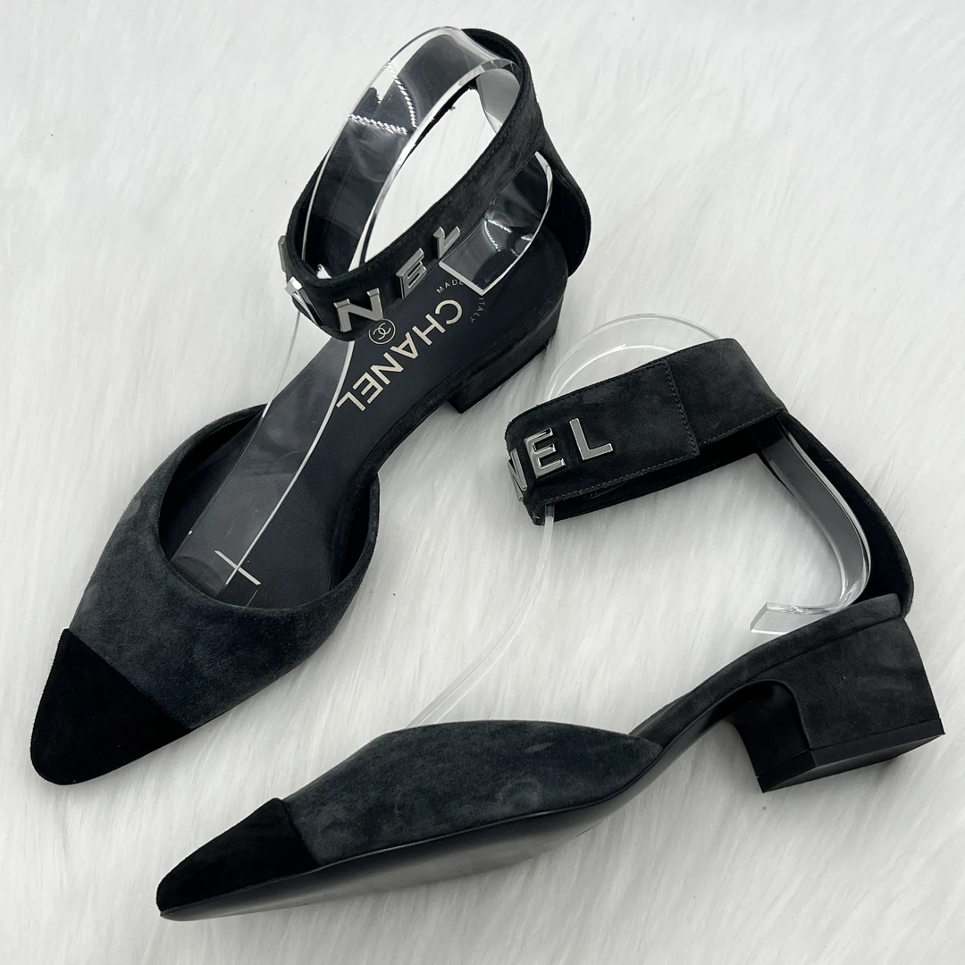 99新 Chanel/香奈儿 麂皮黑经典logo绑带凉鞋 36.5码 1w j5071