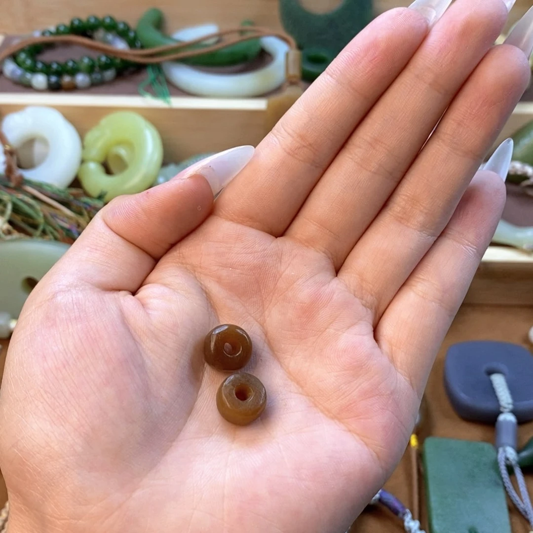 泉***城和田玉（糖玉）未镶嵌颈饰