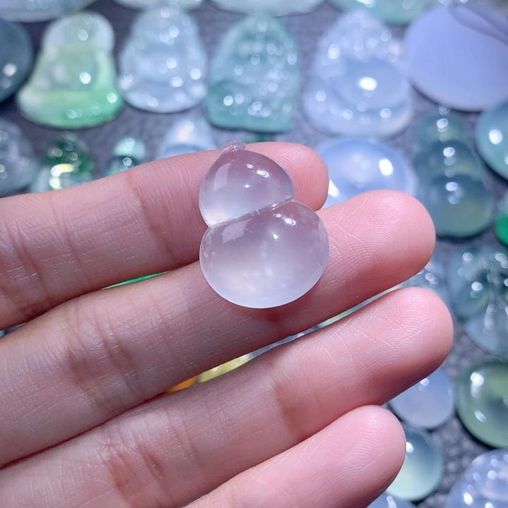 翡翠颈饰未镶嵌葫芦