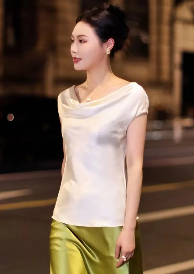 【星骓醋酸】（荡领）醋酸斜裁修身显瘦遮副乳百搭上衣