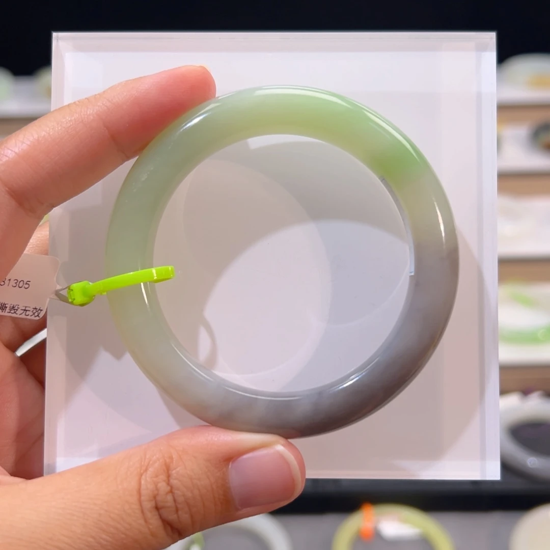 和田玉手镯未镶嵌紫翠半山水