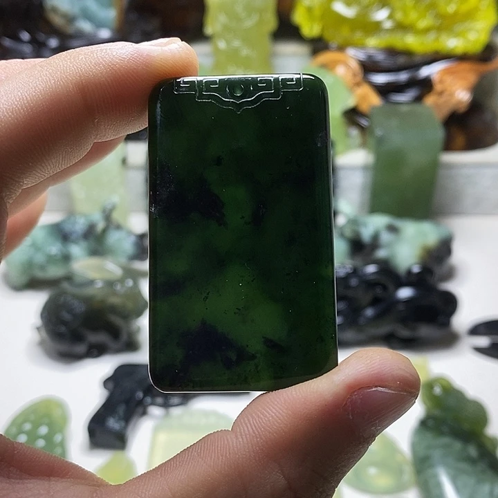 蛇纹石玉未镶嵌挂件