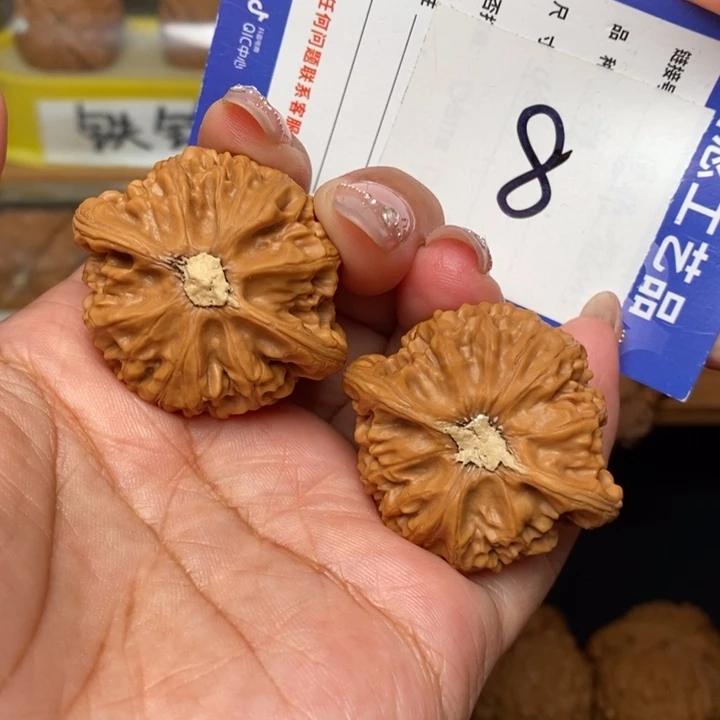 文玩核桃吊坠40全品宫灯