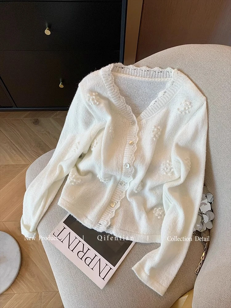 法式白色立体钩花v领针织开衫女秋新款气质温柔百搭软糯毛衣外套