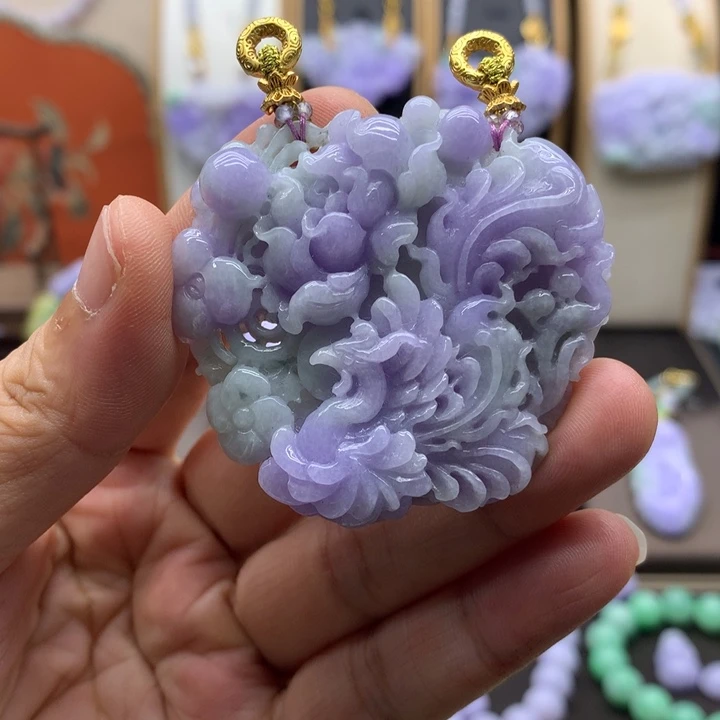翡翠未镶嵌吊坠(赠链)