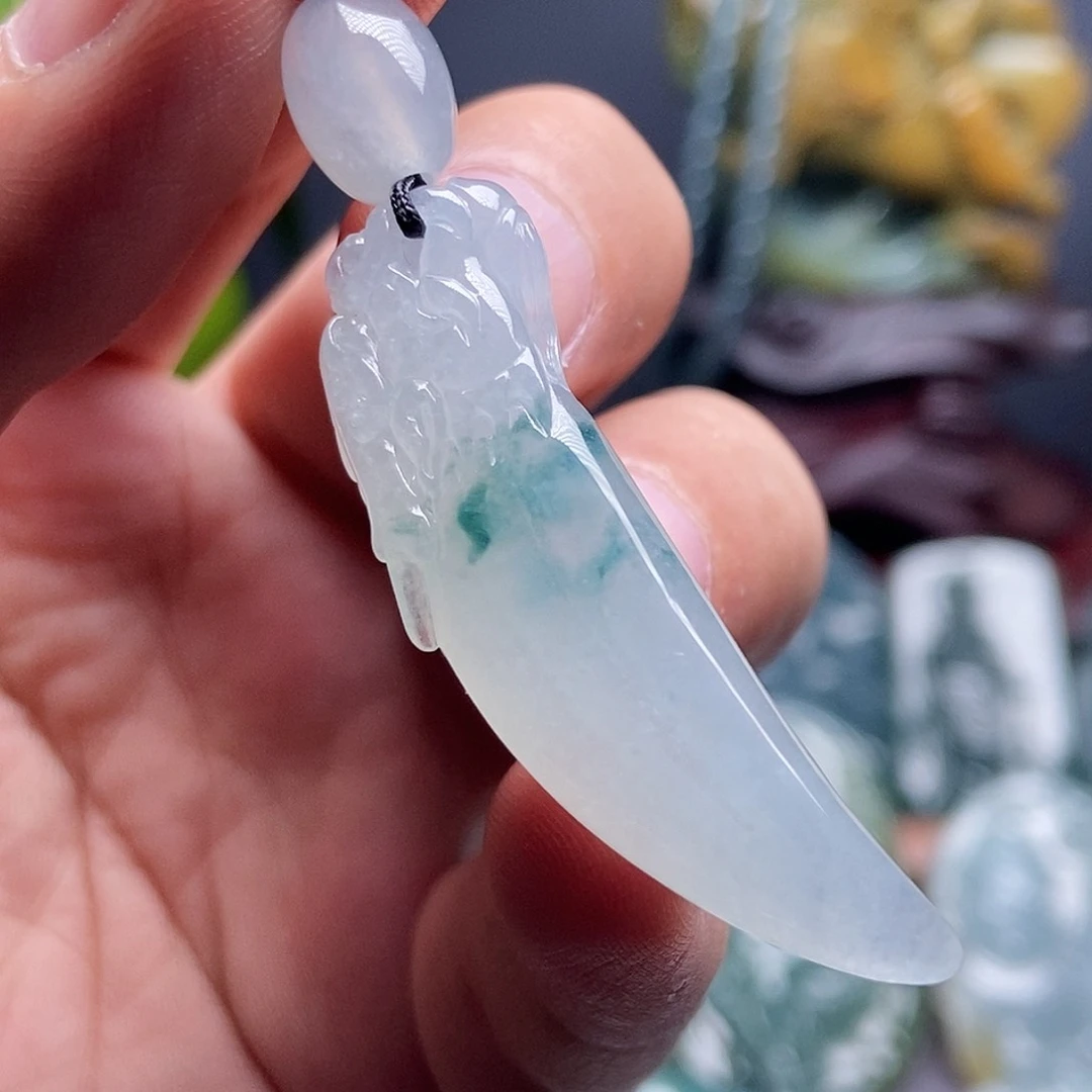 翡翠未镶嵌吊坠(不含链)龙牙