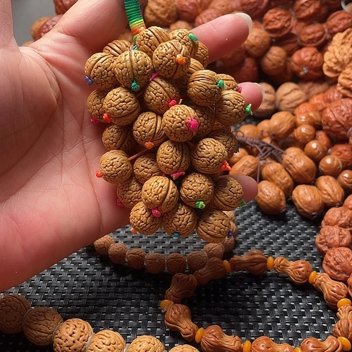 文玩核桃手串葡萄串