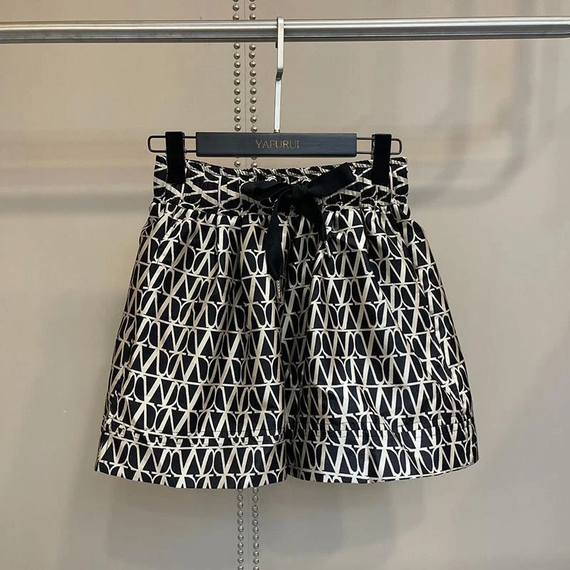 女裤子2025新款夏季时尚别致高腰印花短裤宽松休闲百搭A字阔腿裤