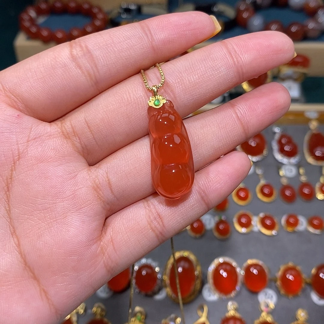 南红玛瑙18K金镶嵌颈饰