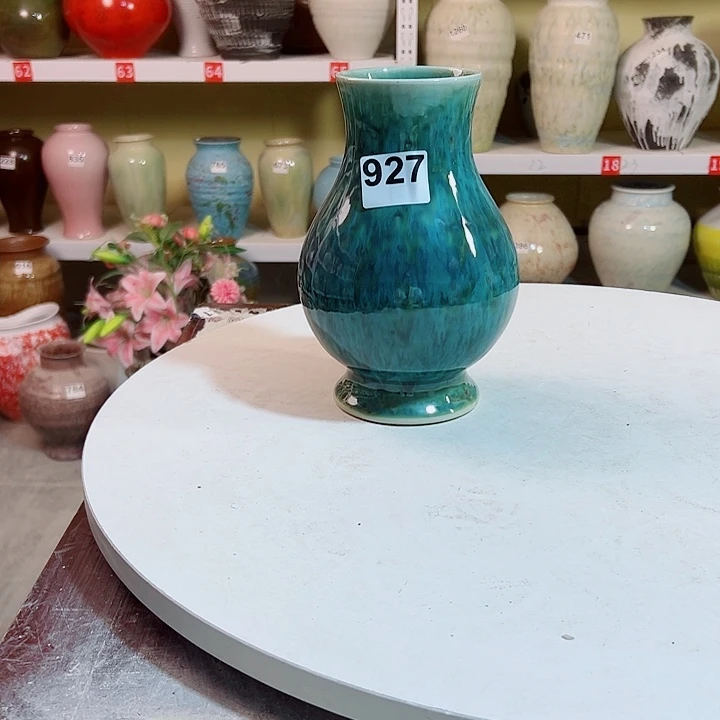 白泥花瓶高21口8。 摆件。927