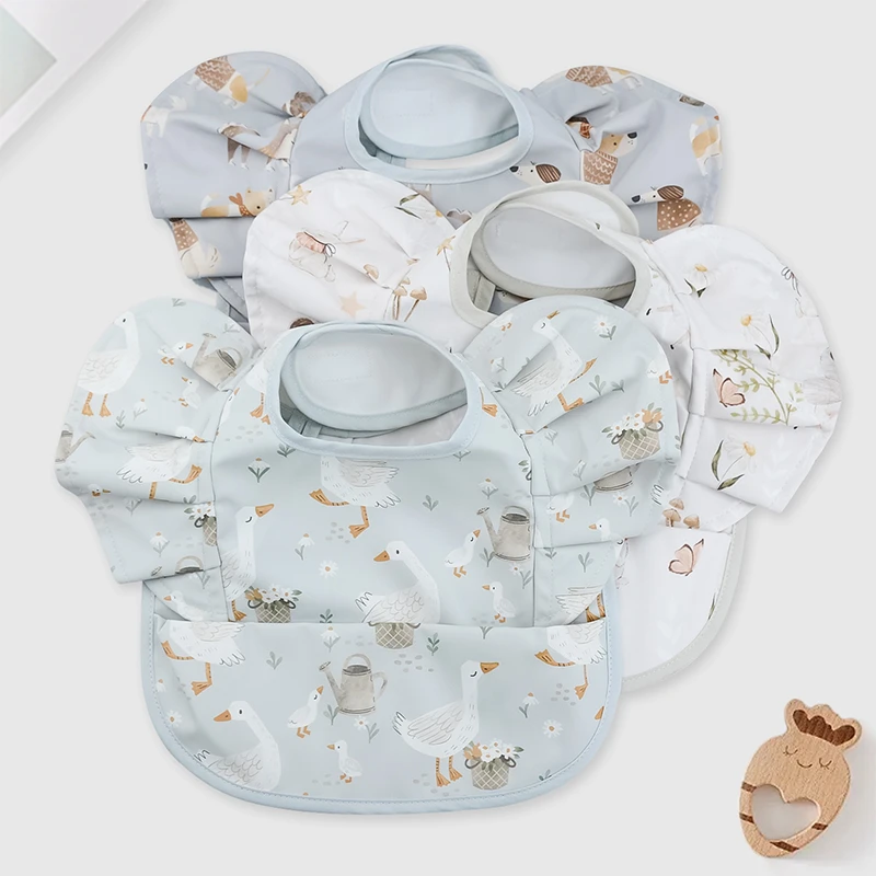 婴儿天使翅膀造型防水饭兜宝宝辅食吃饭防脏围嘴围兜时尚女童时尚