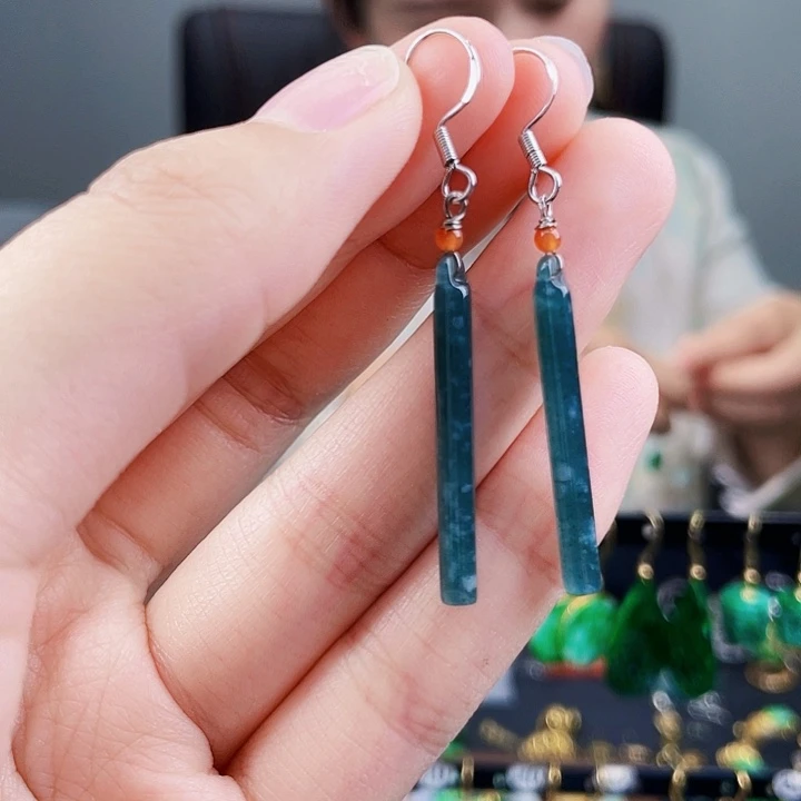 翡翠耳饰未镶嵌饰品