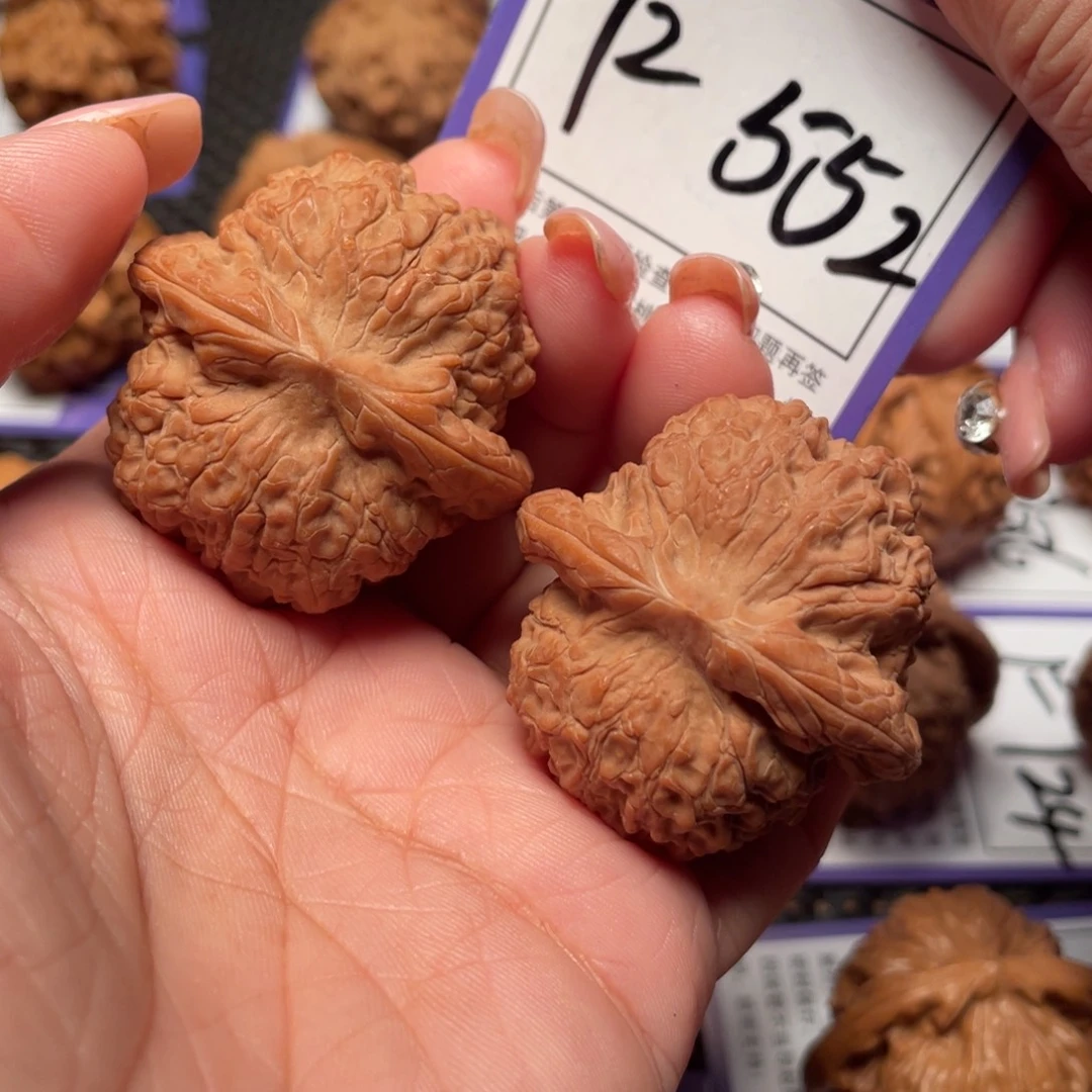 莫***把件文玩核桃552号血麒麟40