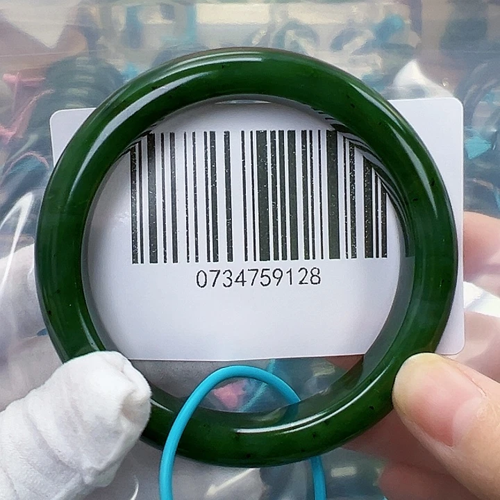 雨***晴和田玉未镶嵌手镯包容60