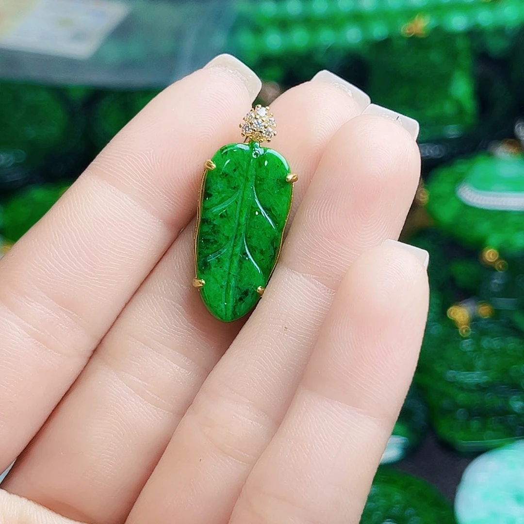 颈饰银S925镶嵌翡翠多样性