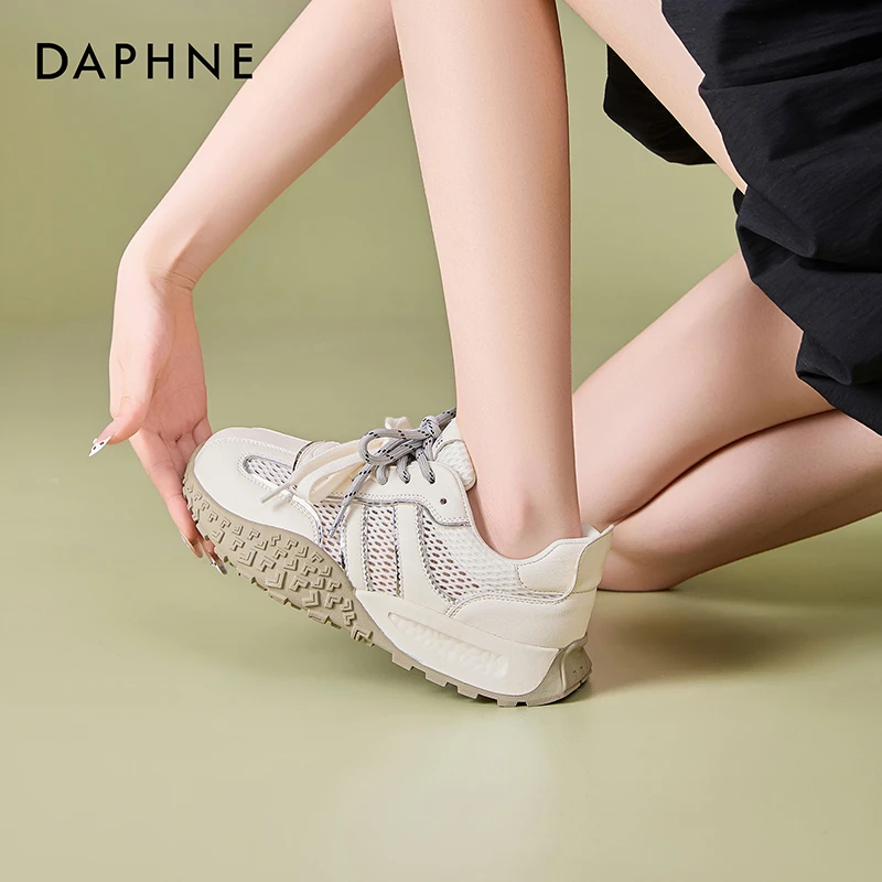 达芙妮夏季透气防臭网面德训鞋女2025新款时尚户外运动休闲阿甘鞋