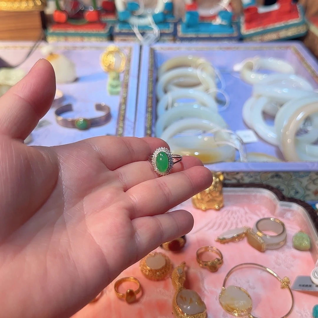 翡翠18K金镶嵌戒指戒指