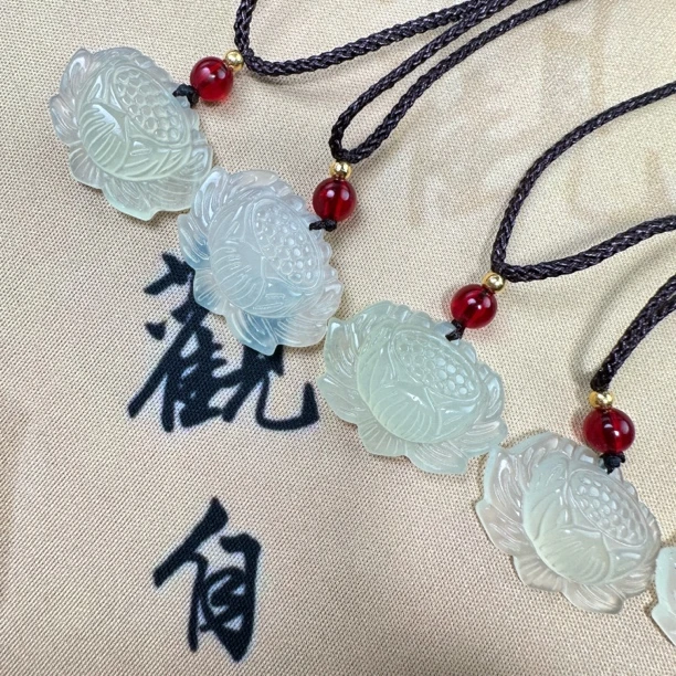 天然岫玉蛇纹石玉时尚搭配锁骨链吊坠玉石多样性发其一(c超级福袋