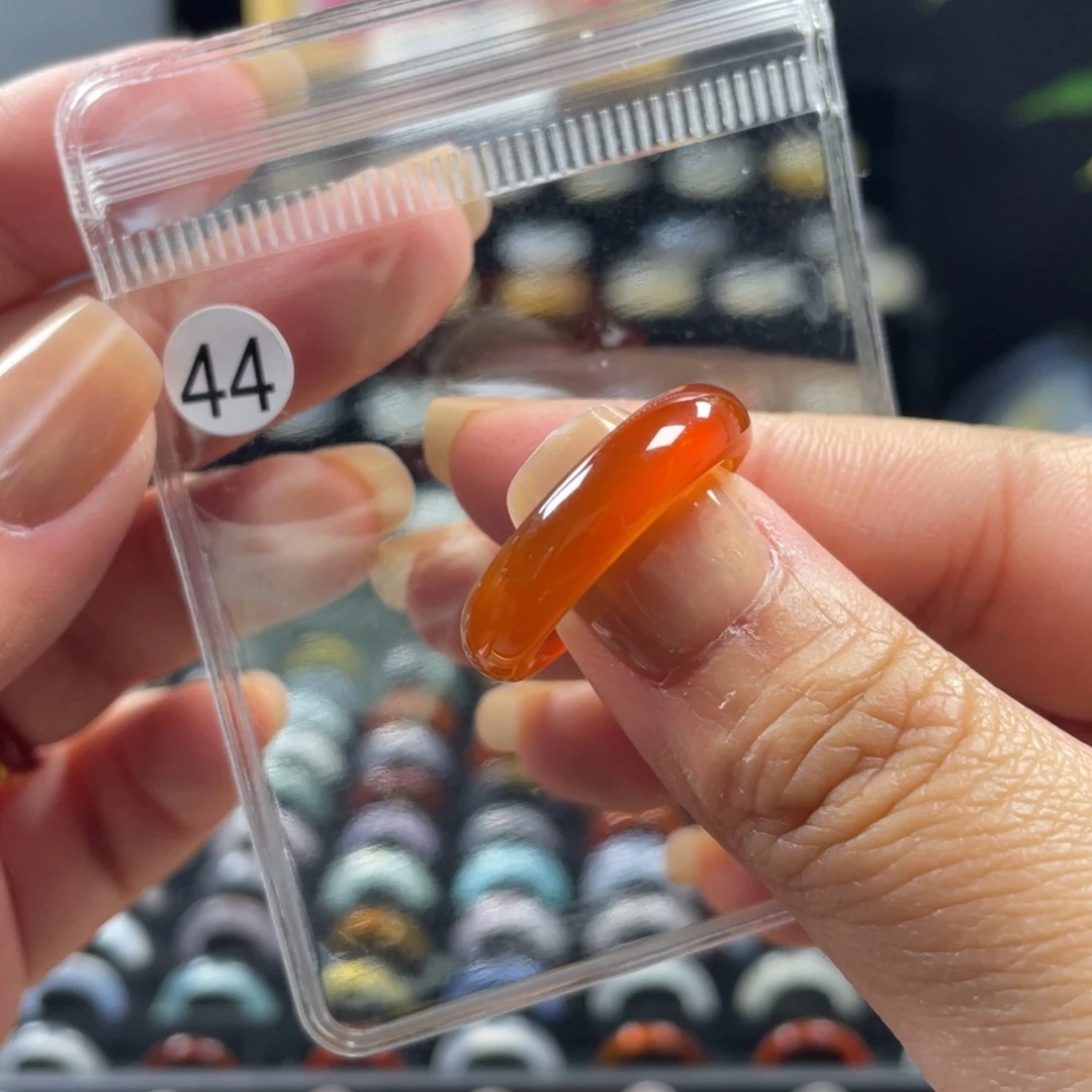 玛瑙/玉髓未镶嵌戒指44号港码18直径18.1（非质量问题.不退不换）