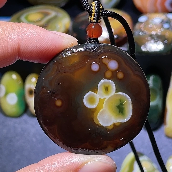 玛瑙/玉髓未镶嵌珠宝奇石