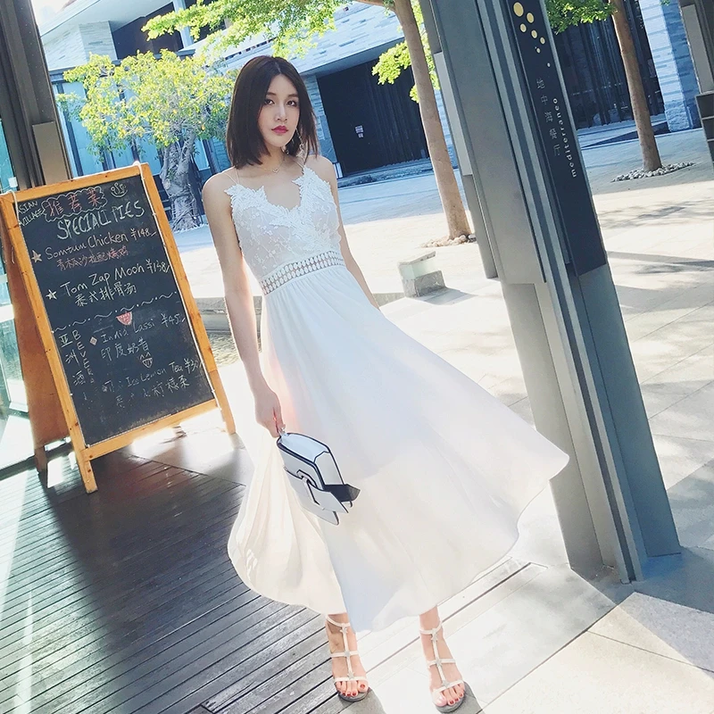 吊带白色连衣裙女夏季收腰显瘦V领露肩长裙泰国巴厘岛度假沙滩裙