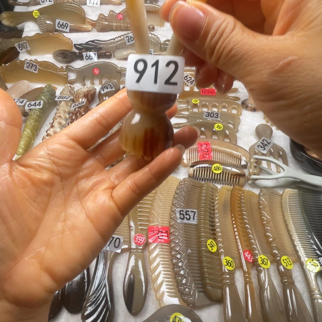 飞***猪牛角梳福利款梳子