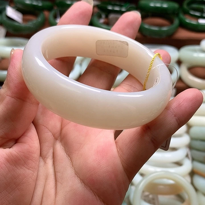 【闪购商品】和田玉手镯未镶嵌