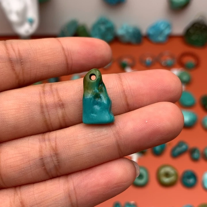 总***风未镶嵌绿松石珠宝奇石