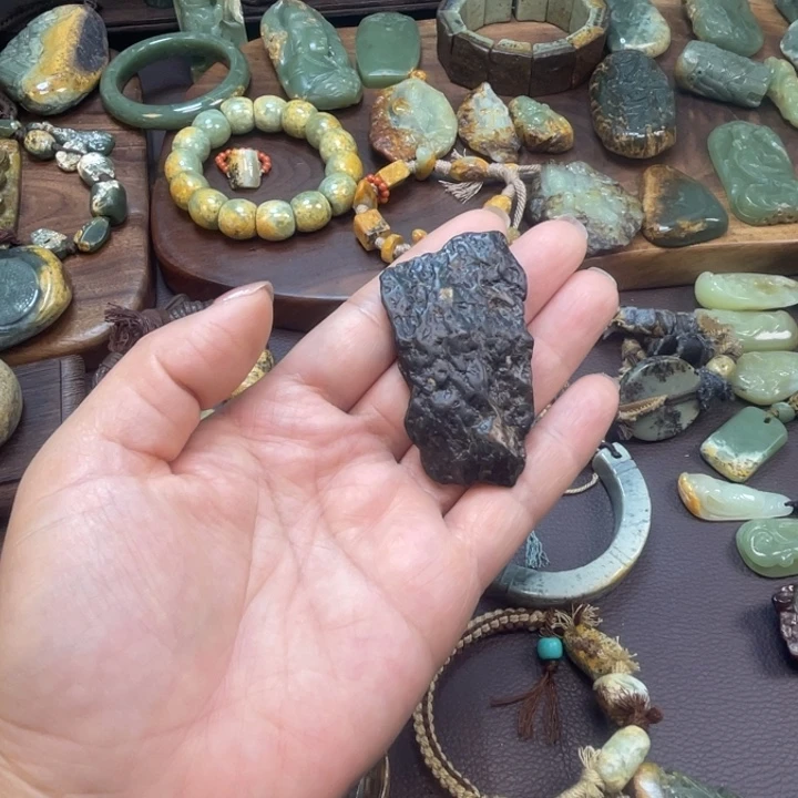 和田玉未镶嵌珠宝半成品