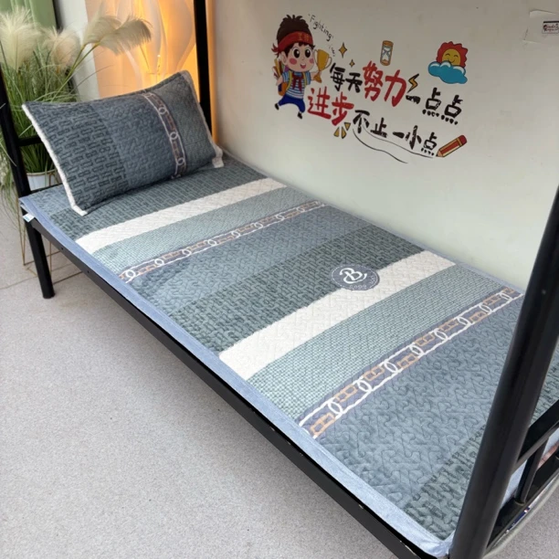 【学生床盖】牛奶绒AB版双面铺学生上下铺宿舍沙发垫飘窗垫