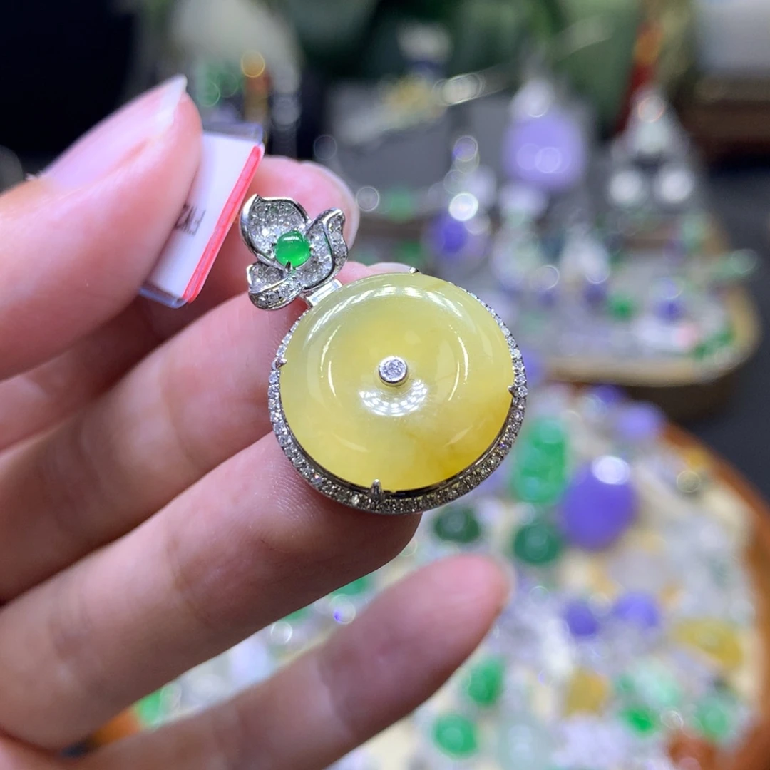 翡翠18K金镶嵌颈饰翡翠吊坠项链