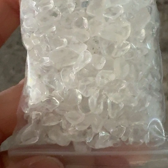 水晶手链未镶嵌水晶碎石，联系主播下单，拍多样发其一，