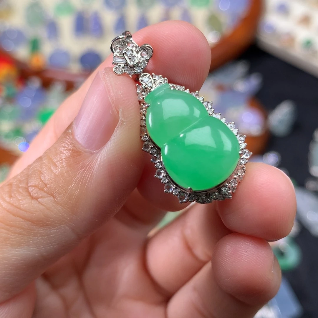 吊坠(不含链)18K金镶嵌翡翠