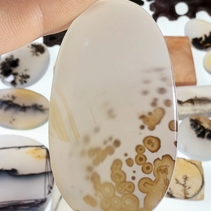 玛瑙/玉髓未镶嵌珠宝半成品