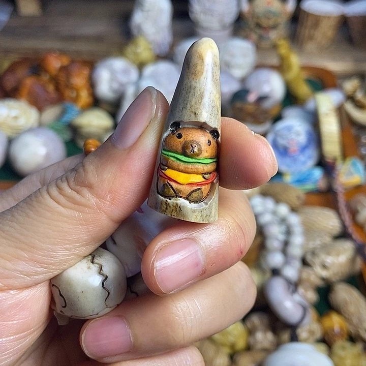 张**泼配饰鹿角雕刻一个出