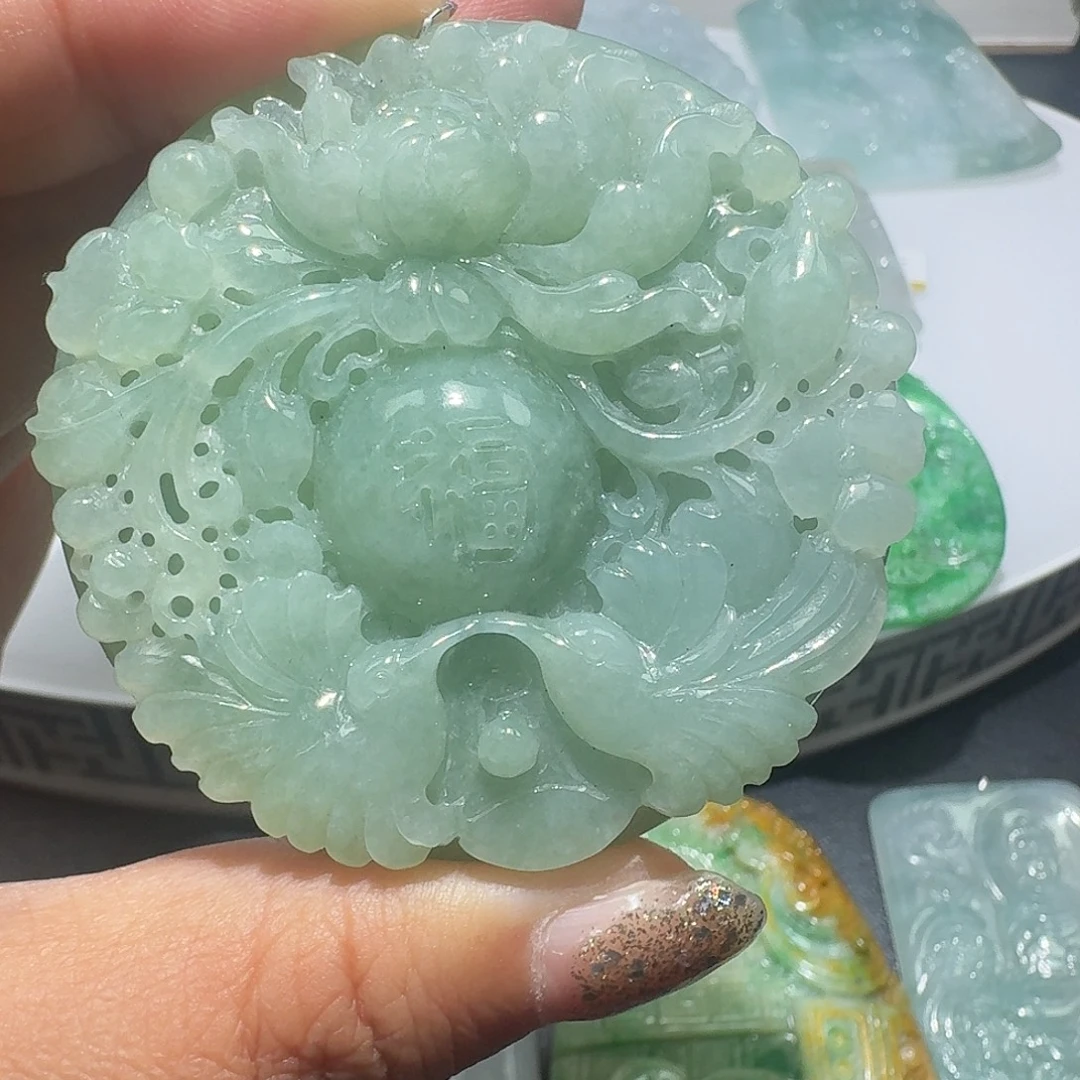 翡翠未镶嵌颈饰吊坠