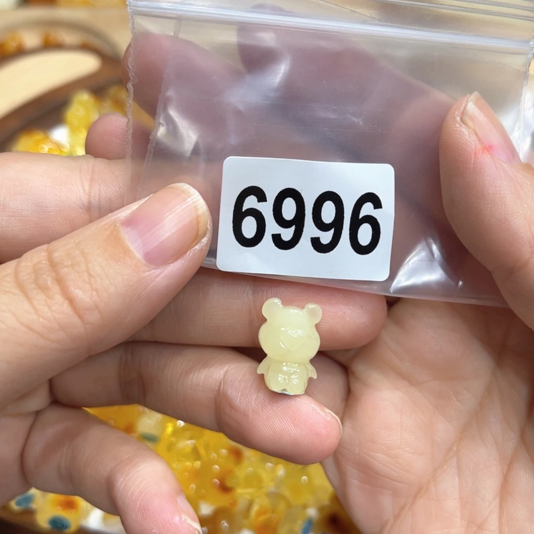 未镶嵌琥珀珠宝奇石
