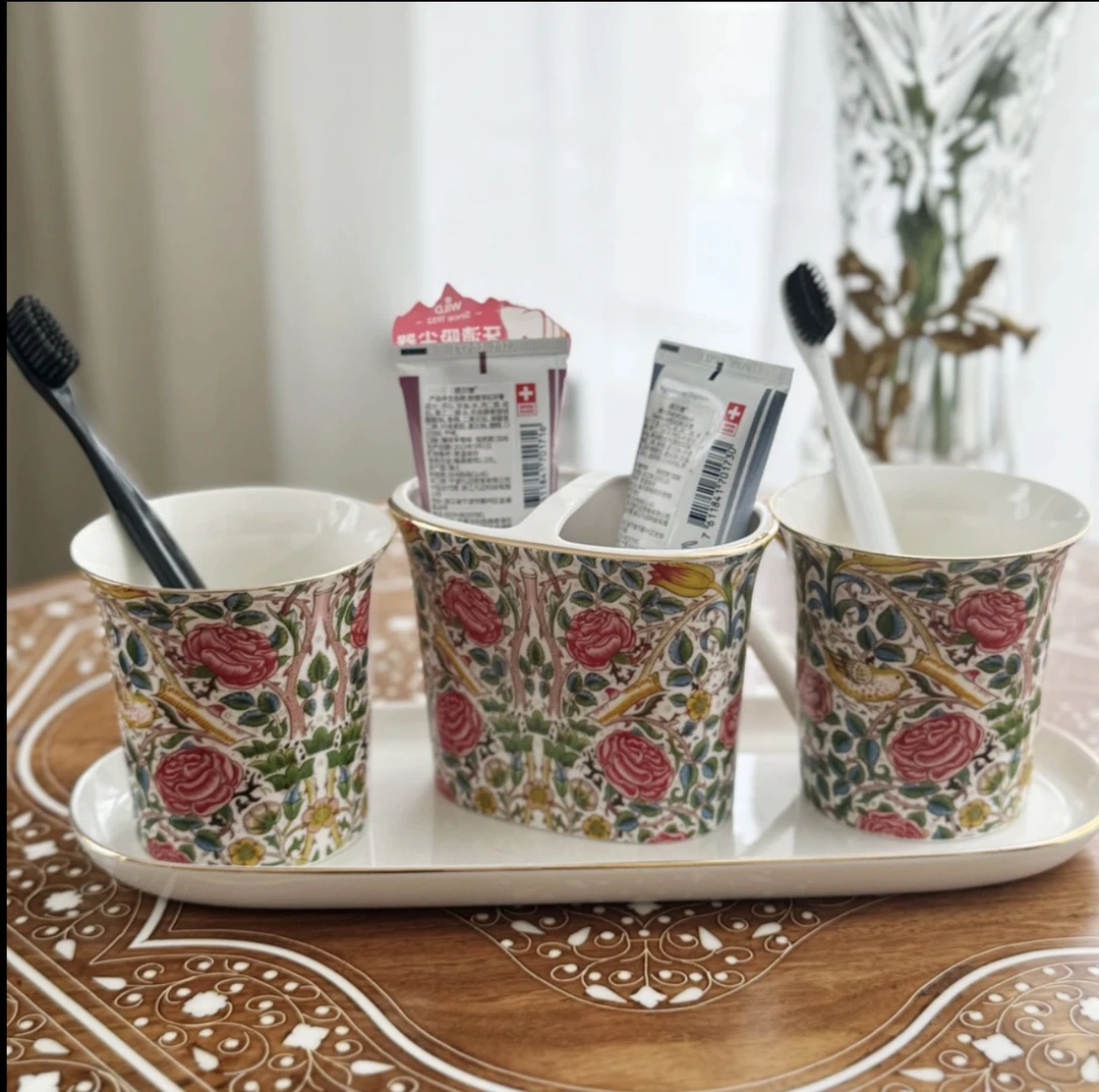 玫瑰园牙刷架高端配托盘配2个漱口杯卫浴组合4件套装