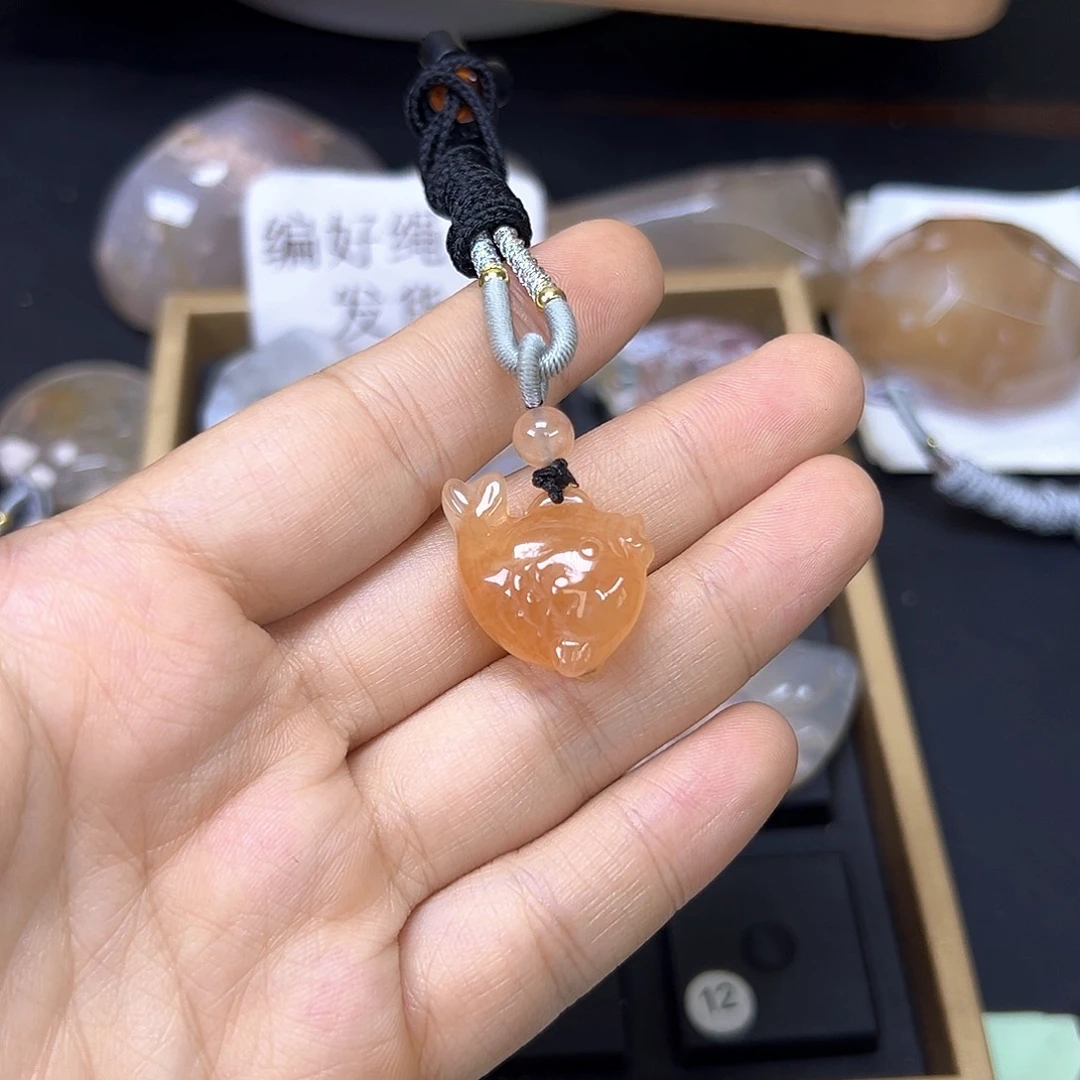 *****石英质玉未镶嵌颈饰